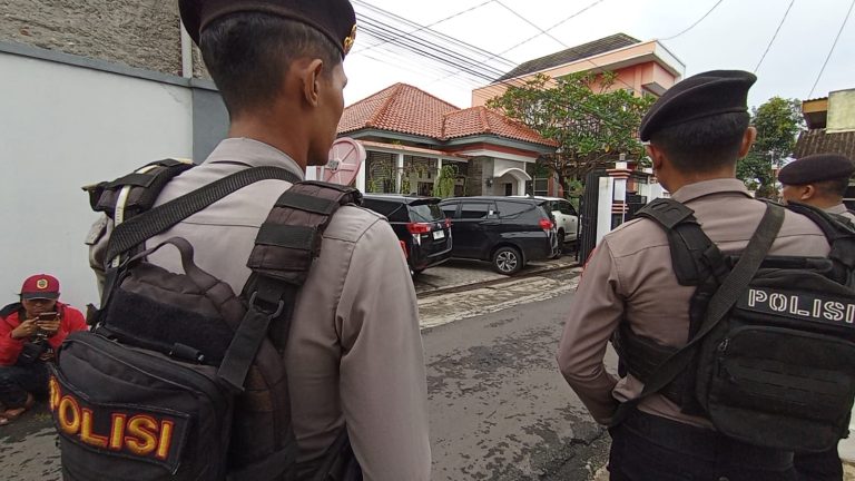 KPK Geledah Rumah Riyoso Mantan Pj Sekda Pati