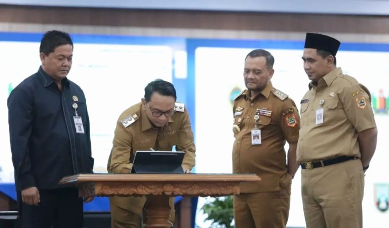 Teken Pakta Integritas, Plt Bupati Pati Tegaskan Komitmen Wujudkan Pemerintahan yang Bersih