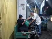 Turun Langsung ke Jalan, Plt Bupati Pati Bagikan Sembako saat Sahur