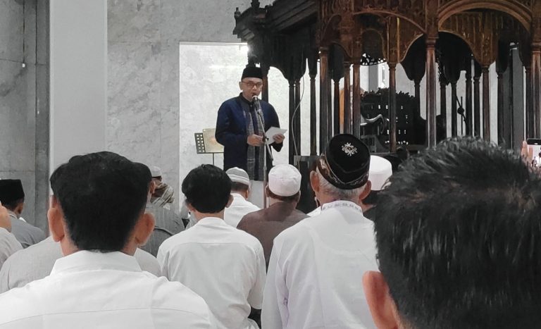 Salat Id di Masjid Baitunnur, Plt Bupati Pati Ingatkan Stabilitas Daerah