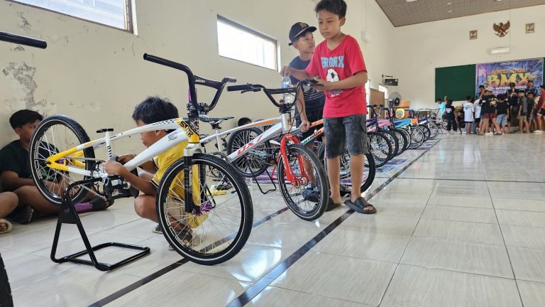 Kontes Sepeda BMX di Pati Diserbu Puluhan Pelajar