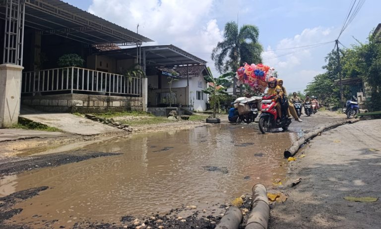 Perbaikan Jalan Rusak di Pati Dimulai Pekan Depan