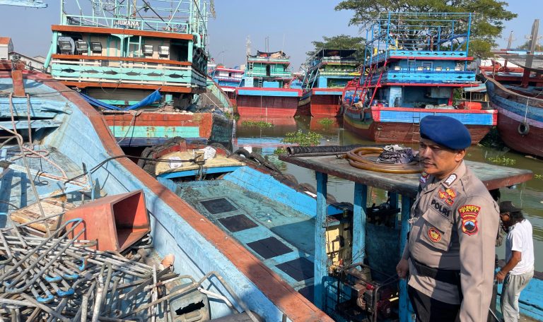 Puluhan Kapal Mangkrak yang Penuhi Alur Sungai Silugonggo Bakal Ditertibkan
