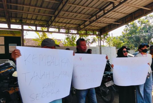 Warga Tambahmulyo Demo, Tuntut Tanah Lapangan Dikembalikan Jadi Aset Desa