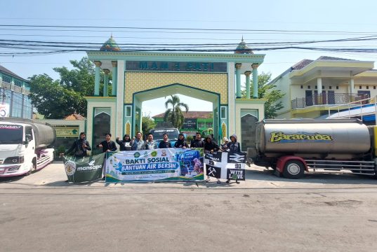 MAN 1 Pati Salurkan 10 Tangki Air Bersih untuk Warga Terdampak Kekeringan