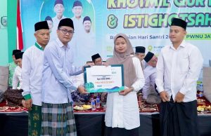 Guru dan Siswi MAN 1 Pati Tembus Lima Besar Lomba Esai Tingkat Jateng