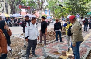 Proyek Trotoar di Jalan Panglima Sudirman Pati Rp14,3 Miliar Dikritik, Kontraktor Janji Ganti Paving Retak